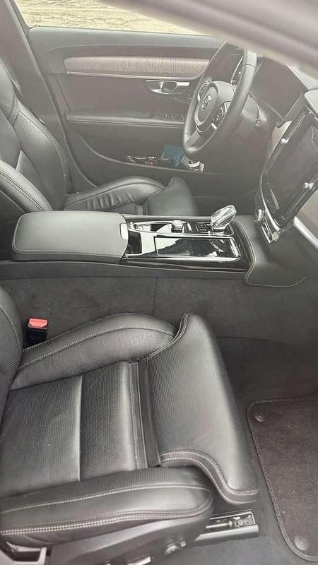 Second-hand Volvo V90 Plus 341 CP (250 kW) 2022 Negru Break