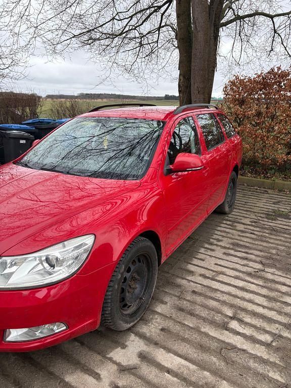 Gebraucht Skoda Octavia Elegance 160 PS (117 kW) 2009 Rot Kombi
