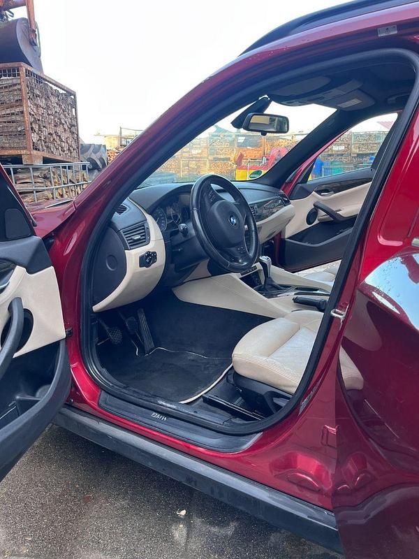 Rot Gebraucht 2012 BMW X1 SUV | 8.500 € (Fairer Preis) - Bild 1/4