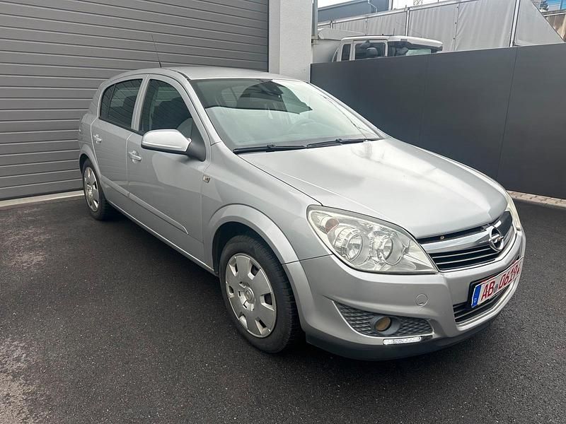 Silber Gebraucht 2007 Opel Astra Limousine | 2.800 € (Fairer Preis) - Bild 1/4