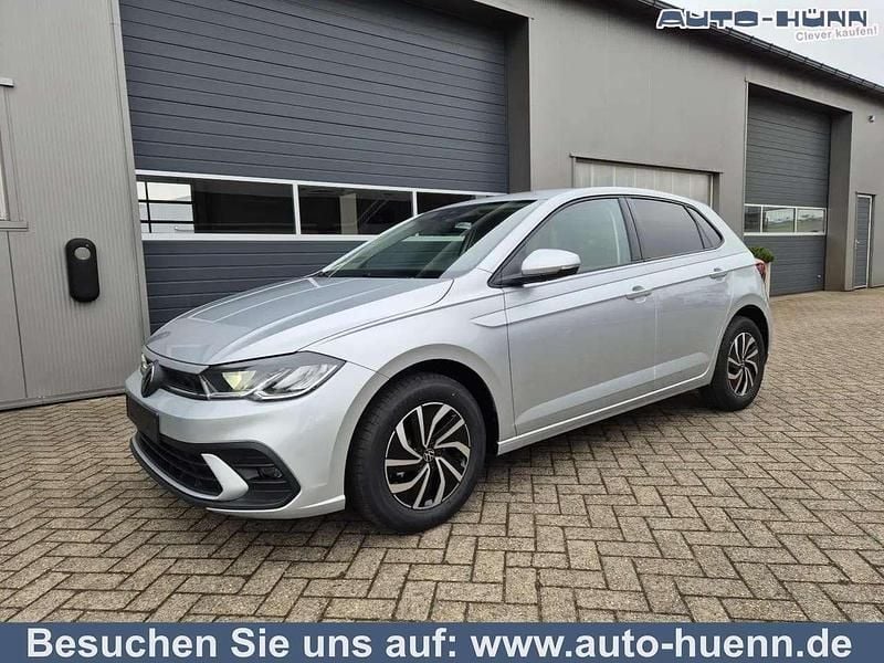 Rauchgrau metallic Neu 2025 VW Polo Life Kleinwagen | 21.990 € (Guter Preis) - Bild 1/4