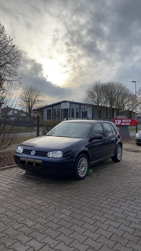 Blau Gebraucht 2003 VW Golf IV Kleinwagen | 1.600 € (Guter Preis) - Bild 1/4