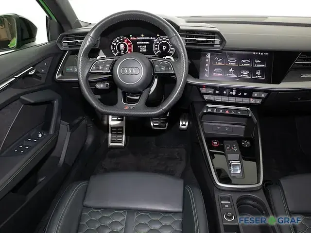 Gebraucht Audi RS3 Sportback Ambiente 400 PS (294 kW) 2023 Kyalamigrün Kleinwagen