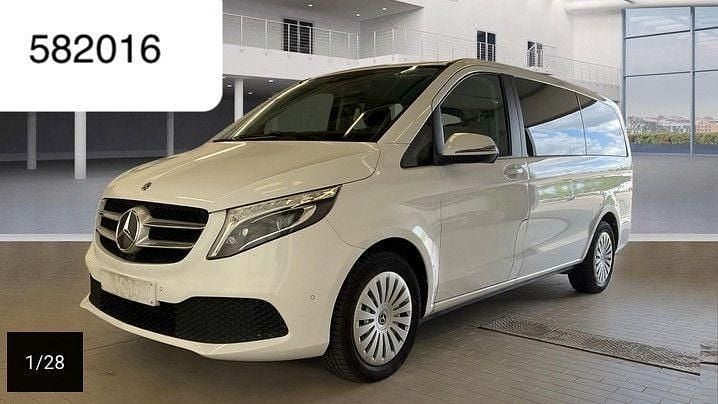 Weiß Gebraucht 2020 Mercedes V220 Van / Kleinbus | 34.950 € (Superpreis) - Bild 1/4