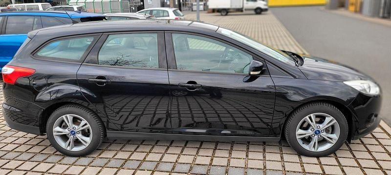 Gebraucht Ford Focus SYNC Edition 101 PS (74 kW) 2014 Schwarz Kombi