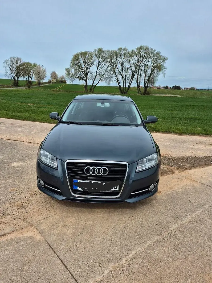 Gebraucht Audi A3 Ambiente 125 PS (91 kW) 2011 Grau Kleinwagen