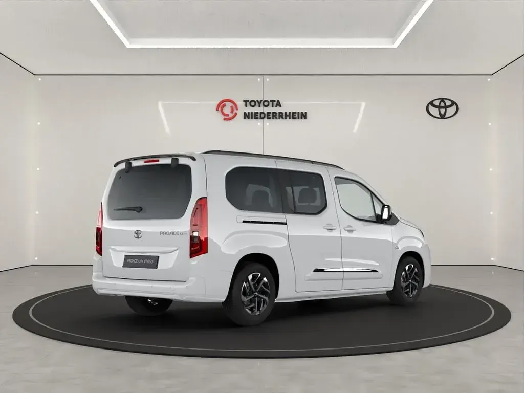 Neu Toyota Proace Verso City 110 PS (80 kW) 2026 Weiß Kombi