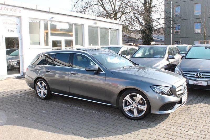 Gebraucht Mercedes E220 194 PS (142 kW) 2017 Grau Limousine