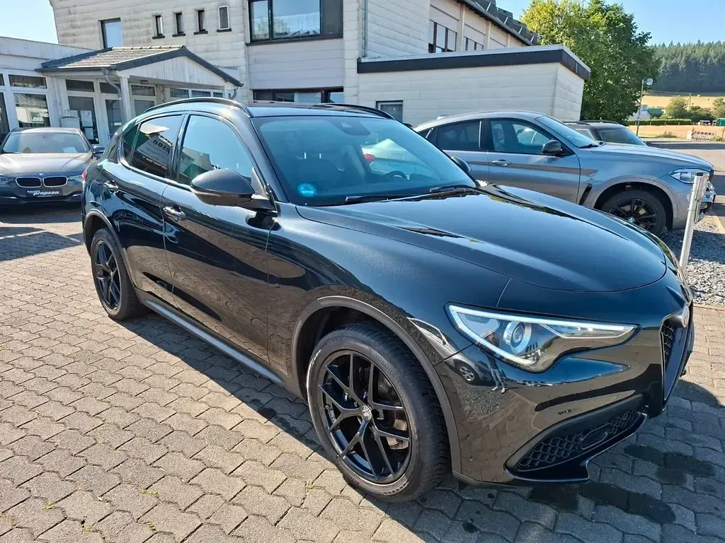 Gebraucht Alfa Romeo Stelvio Tech Edition 280 PS (205 kW) 2019 Schwarz SUV