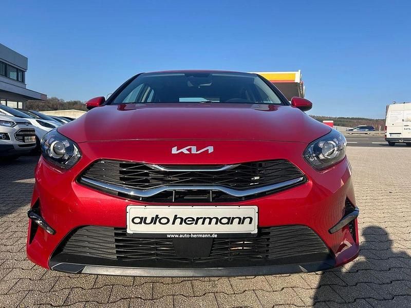 Gebraucht Kia Ceed Edition 7 101 PS (74 kW) 2024 (aa9) infrarot met. Kleinwagen