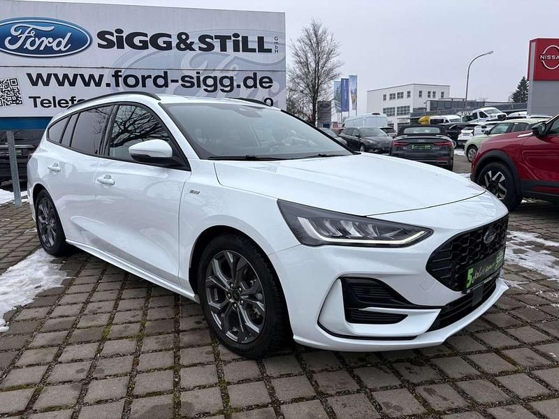 Gebraucht Ford Focus ST-Line 155 PS (114 kW) 2024 Frostweiß Kombi