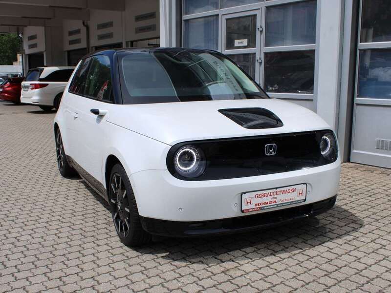 Platinum white p Gebraucht 2022 Honda e Advance Kleinwagen | 24.900 € (Teuer) - Bild 1/4