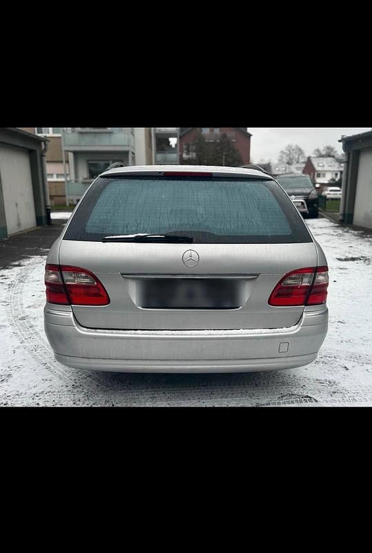 Gebraucht Mercedes E270 Avantgarde 177 PS (130 kW) 2003 Silber Kombi