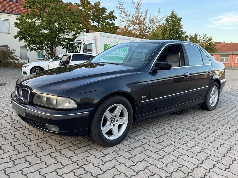 Schwarz Gebraucht 1999 BMW 523 Limousine | 1.150 € (Superpreis) - Bild 1/4