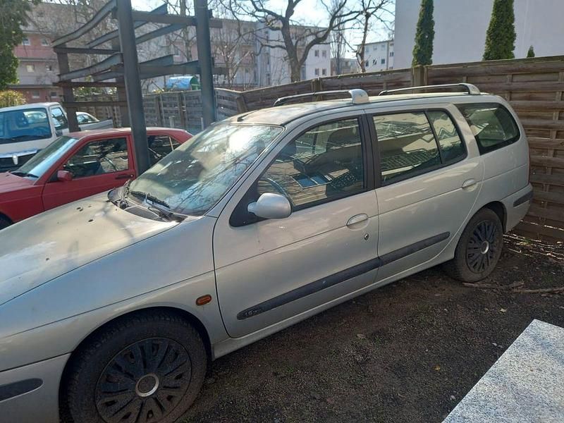 Gebraucht Renault Mégane II Dynamique 107 PS (78 kW) 2002 Grün Limousine