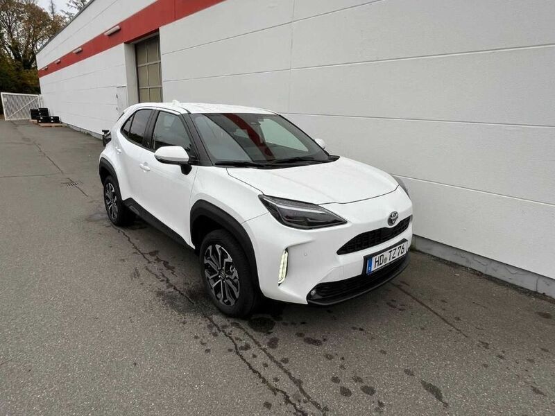Gebraucht Toyota Yaris Cross Team 116 PS (85 kW) 2023 Weiß SUV