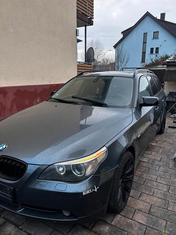 Gebraucht BMW 530 260 PS (191 kW) 2006 Grau Kombi