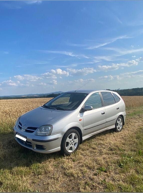 Silber Gebraucht 2004 Nissan Almera Tino Van / Kleinbus | 2.100 € (Fairer Preis) - Bild 1/4