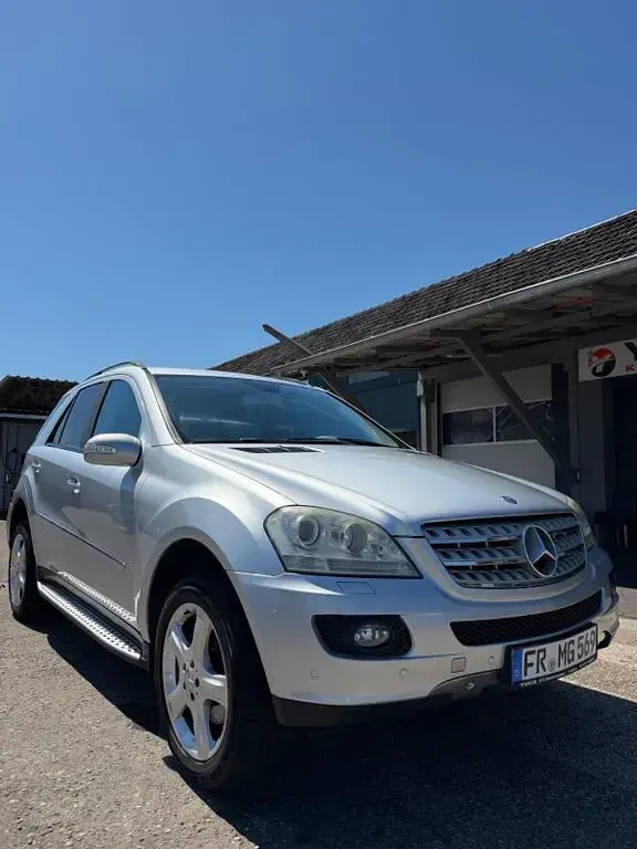 Gebraucht Mercedes ML320 224 PS (164 kW) 2007 Grau SUV