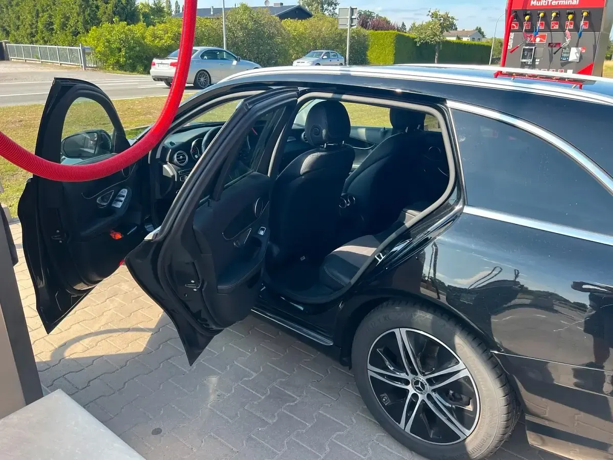 Gebraucht Mercedes C220 194 PS (142 kW) 2019 Schwarz Kombi
