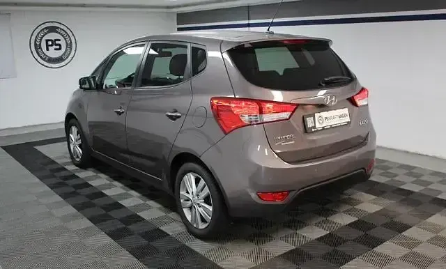 Gebraucht Hyundai ix20 90 PS (66 kW) 2014 Braun Kleinwagen