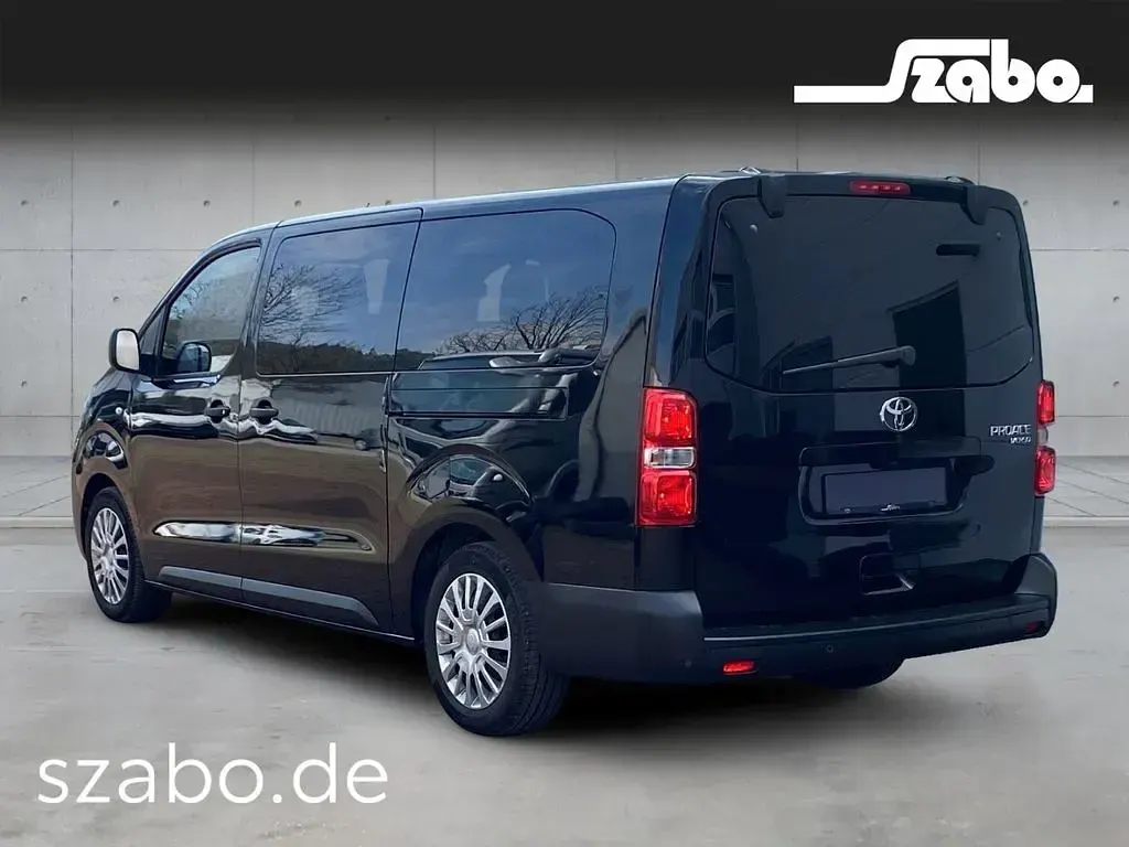 Gebraucht Toyota Proace Verso Comfort 145 PS (106 kW) 2024 Black metallic Kombi