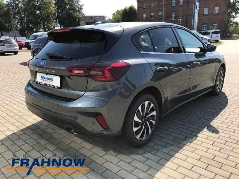 Gebraucht Ford Focus Titanium 125 PS (91 kW) 2025 Magneticgrau (metallic) (grau) Limousine