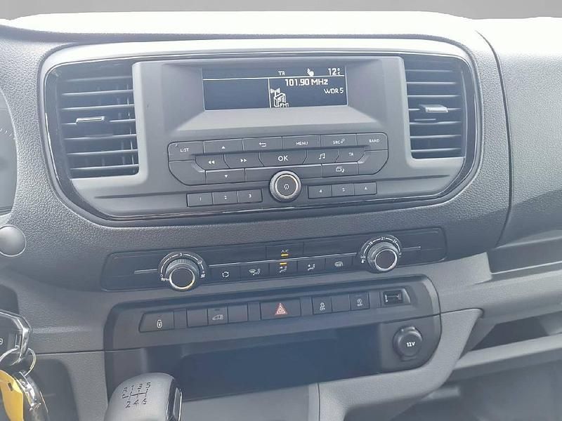 Second-hand Citroën Jumpy 102 CP (75 kW) 2022 Alb Monovolum