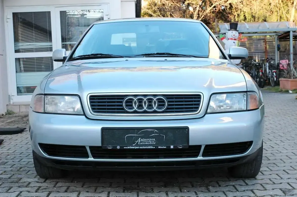 Gebraucht Audi A4 150 PS (110 kW) 1996 Silber Limousine