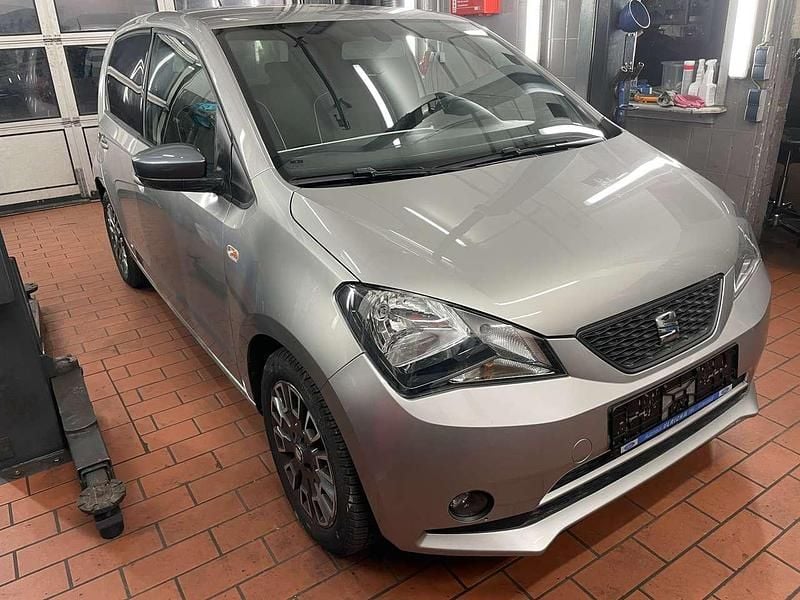 Gebraucht Seat Mii Chic 75 PS (55 kW) 2019 Tungsteno silber Kleinwagen
