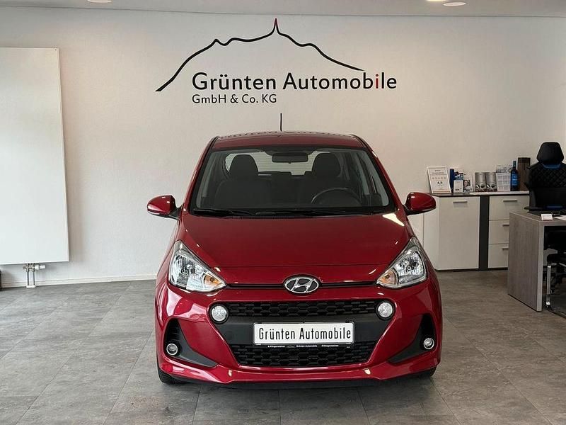 Gebraucht Hyundai i10 Style 87 PS (63 kW) 2018 Rot Kleinwagen