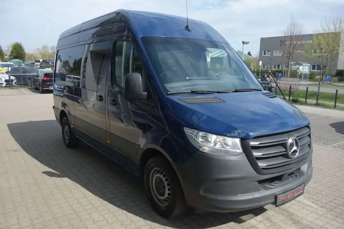 Używany Mercedes Sprinter 170 KM (125 kW) 2021 Niebieski Van