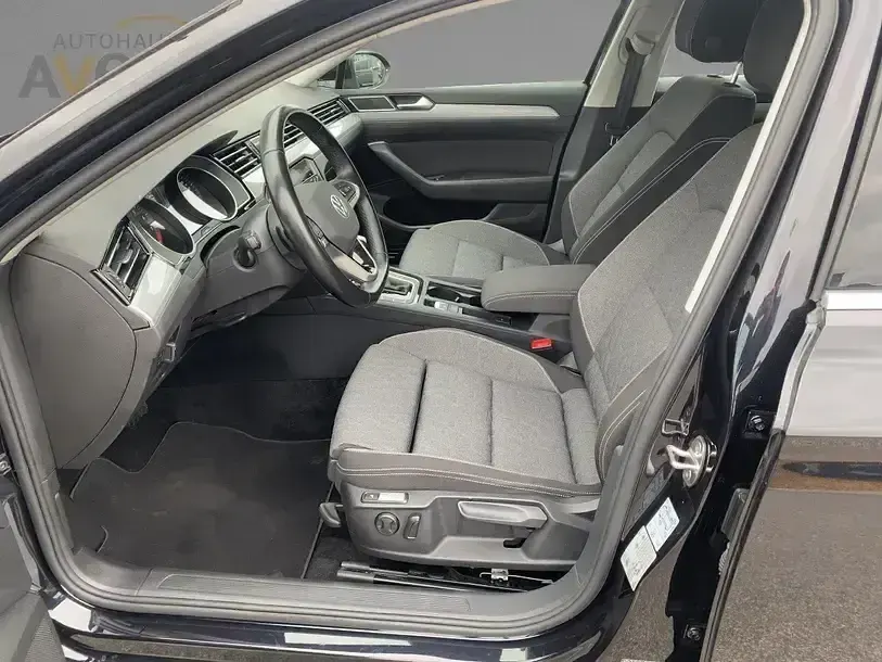 Gebraucht VW Passat Business 150 PS (110 kW) 2024 Schwarz Kombi