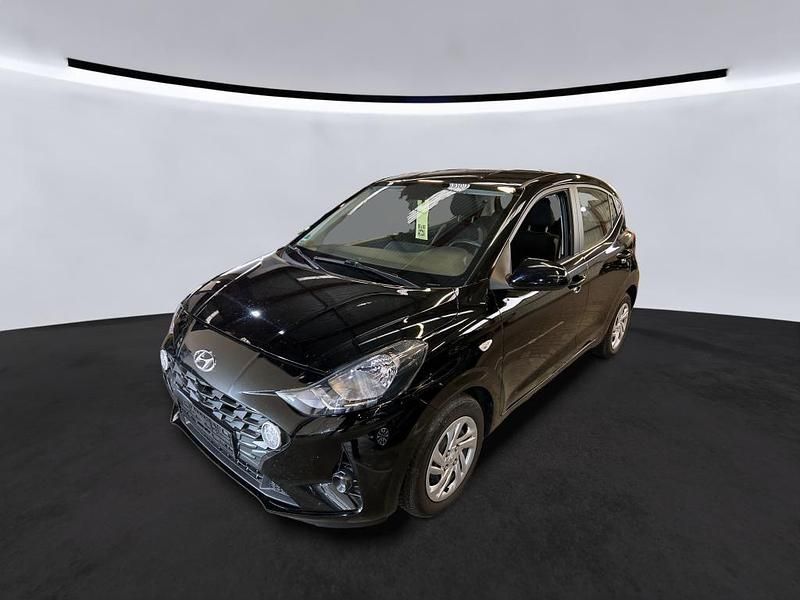 Phantom black / met Gebraucht 2023 Hyundai i10 Select Kleinwagen | 10.845 € (Superpreis) - Bild 1/4