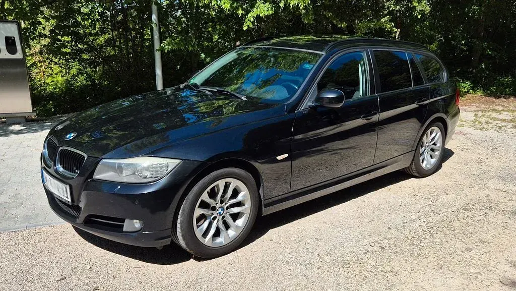 Używany BMW 318 143 KM (105 kW) 2010 Czarny Kombi