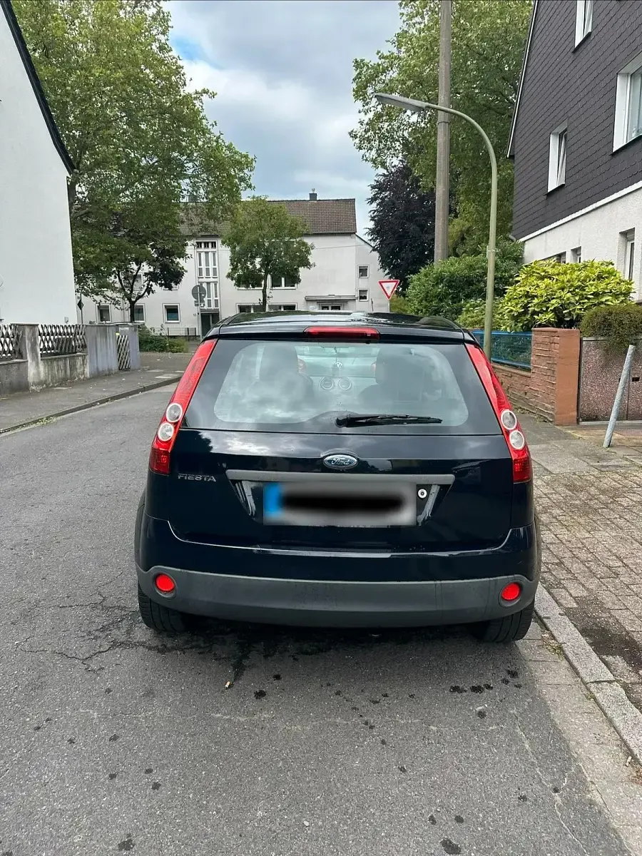 Gebraucht Ford Fiesta 70 PS (51 kW) 2006 Blau Kleinwagen