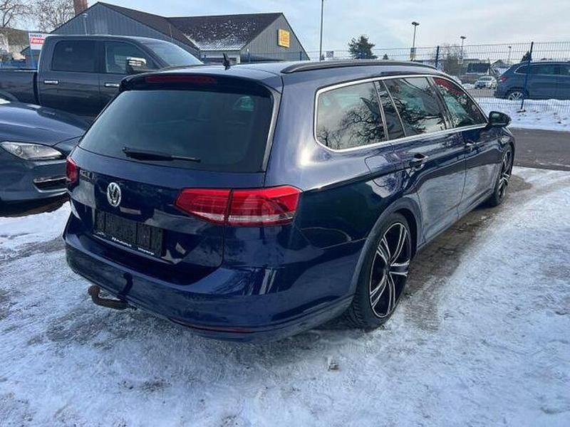 Gebraucht VW Passat Comfortline 150 PS (110 kW) 2017 Blau Kombi