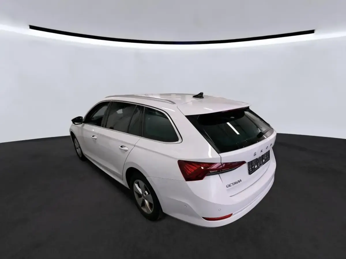 Gebraucht Skoda Octavia Style 150 PS (110 kW) 2024 Candyweiß Kombi