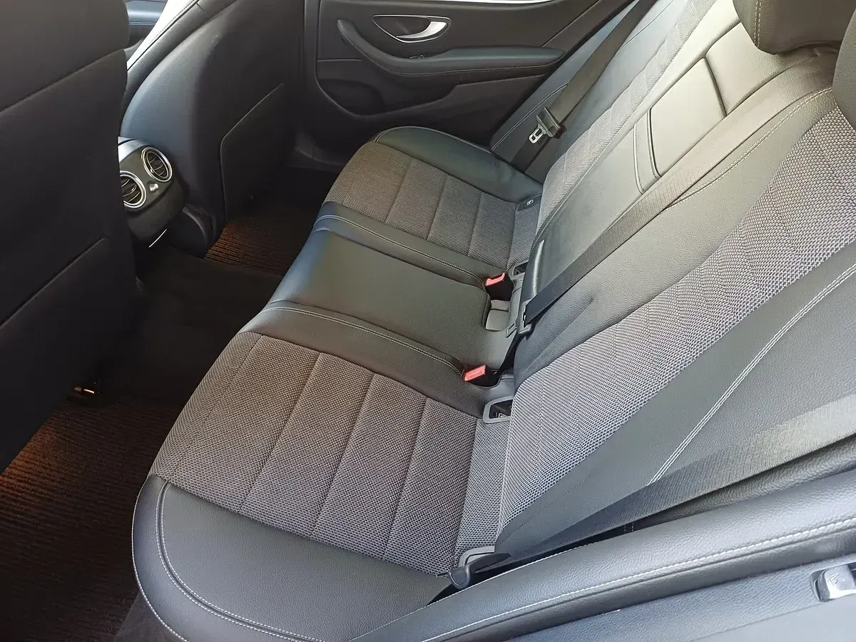 Gebraucht Mercedes E200 Avantgarde 184 PS (135 kW) 2018 Schwarz