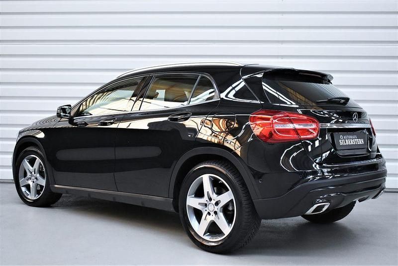 Gebraucht Mercedes GLA220 Urban 170 PS (125 kW) 2015 Schwarz SUV
