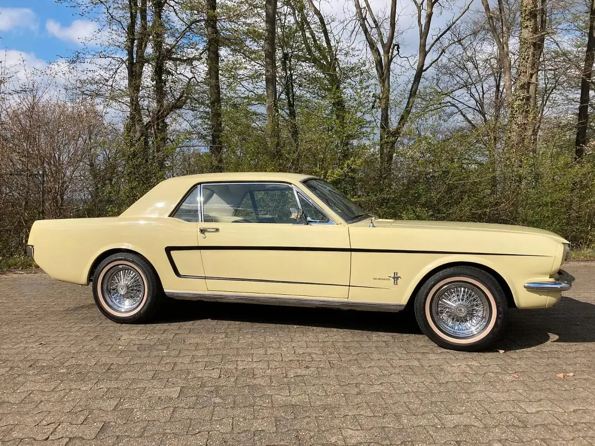Gebraucht Ford V8 200 PS (147 kW) 1965 Gelb Coupé