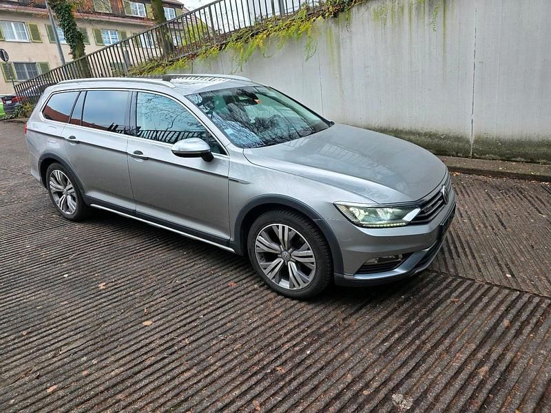 Silber Gebraucht 2015 VW Passat Alltrack Kombi | 11.500 € (Fairer Preis) - Bild 1/4