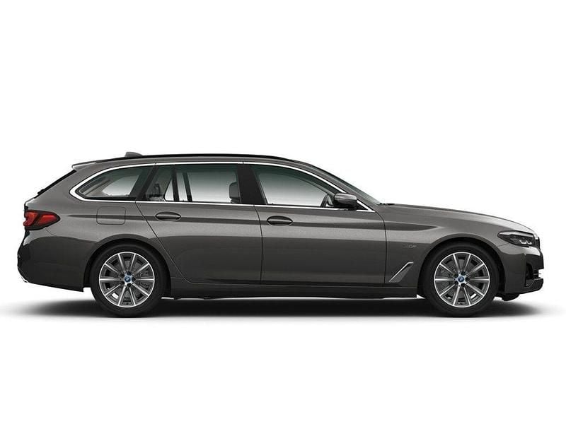 Gebraucht BMW 530e 184 PS (135 kW) 2024 Sophistograu brillanteffekt me Kombi