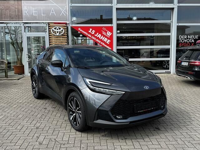 Neu Toyota C-HR Lounge 197 PS (144 kW) 2025 1g3)/ black (202) (grau SUV