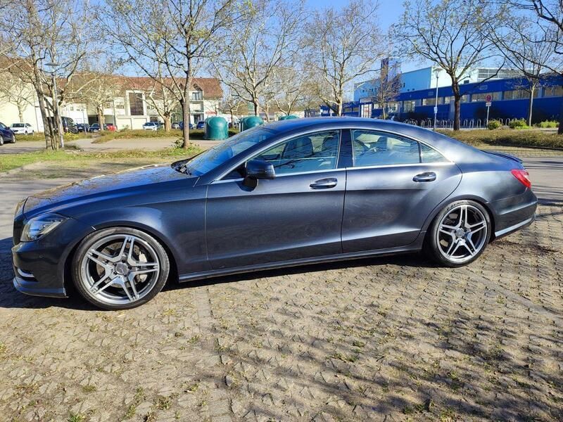 Grau Gebraucht 2011 Mercedes CLS500 Coupé | 28.500 € (Teuer) - Bild 1/4