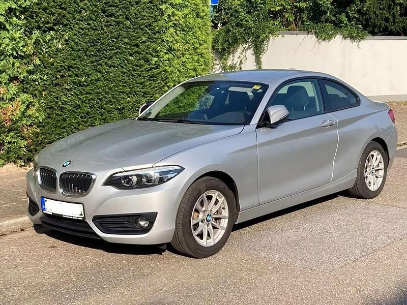 Silber Gebraucht 2017 BMW 218 Sport Line Coupé | 15.000 € (Superpreis) - Bild 1/4