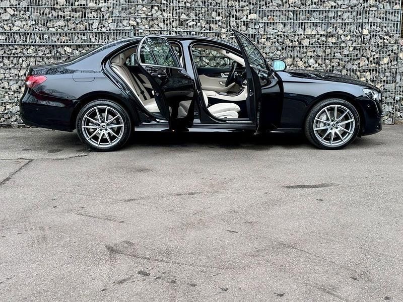 Gebraucht Mercedes E300 AMG 211 PS (155 kW) 2021 Schwarz Limousine