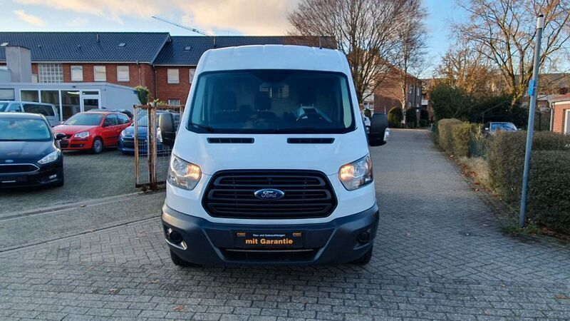 Gebraucht Ford Transit 131 PS (96 kW) 2018 Weiß Van / Kleinbus