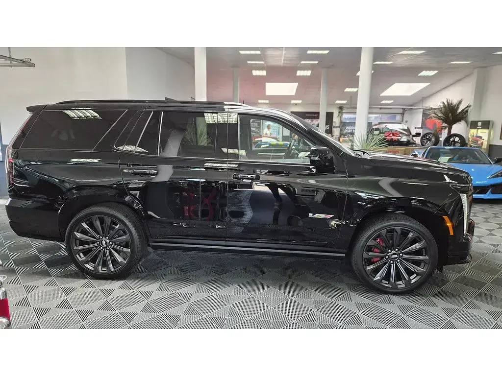Neu Cadillac Escalade 692 PS (508 kW) 2026 Schwarz SUV