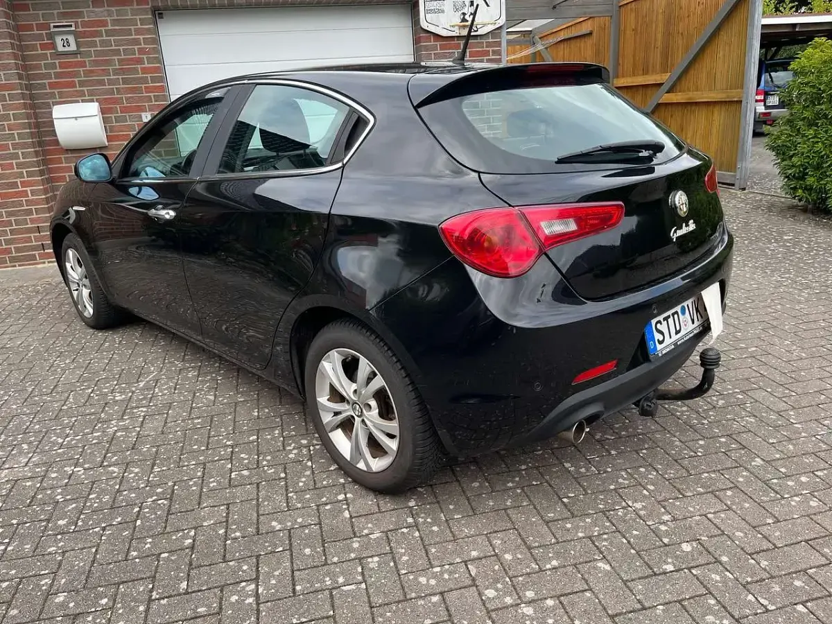 Gebraucht Alfa Romeo Giulietta 120 PS (88 kW) 2010 Schwarz Kleinwagen